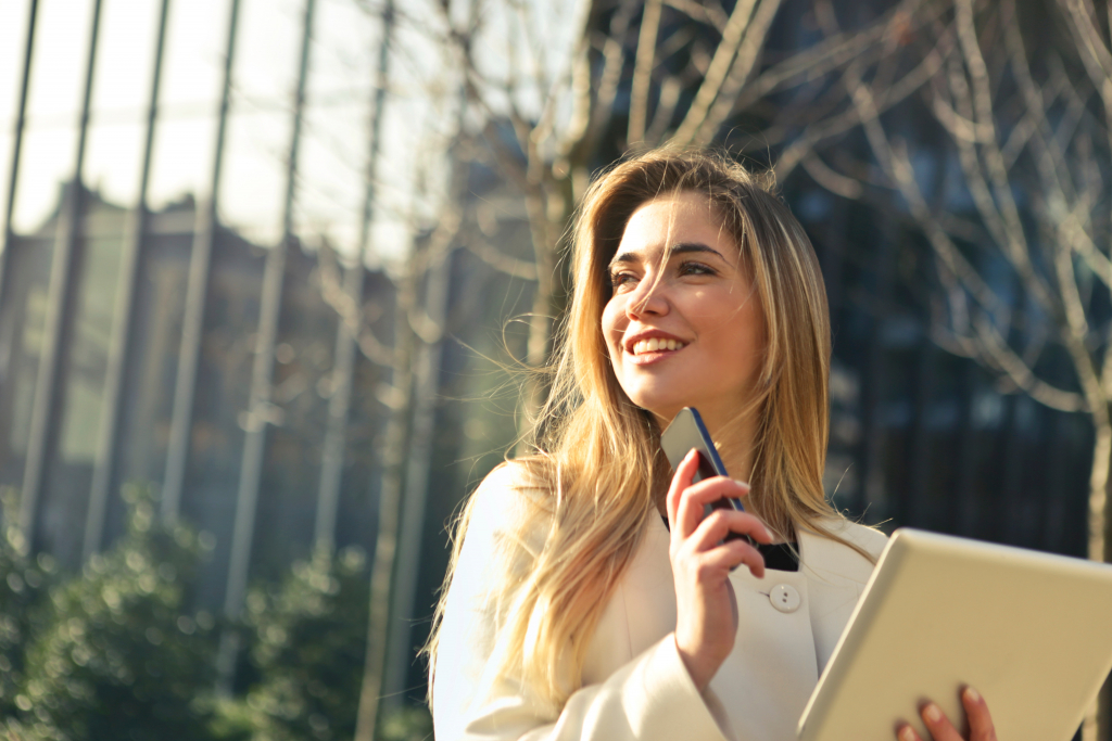 woman-beautiful-business