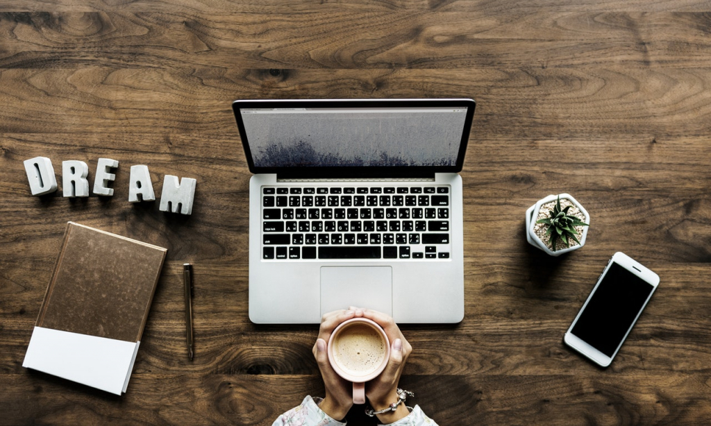 laptop-coffee-dream