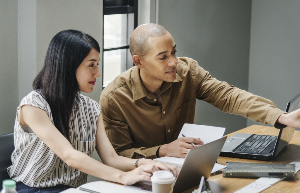 man-woman-meeting-business