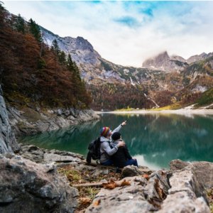 mountain-people-travel