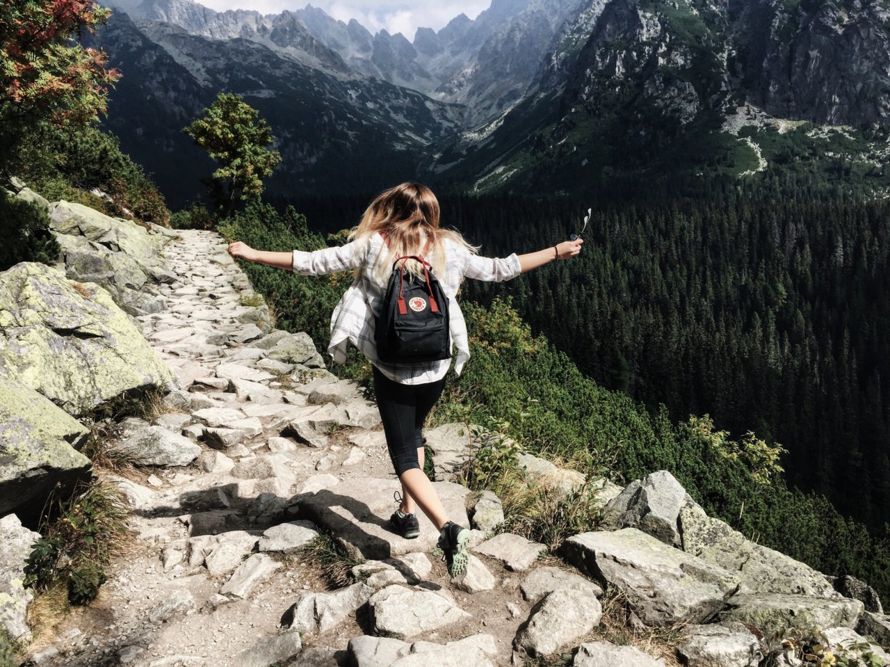 woman-hiking-trail